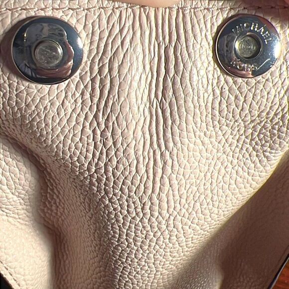 Michael Kors Crossbody - Production Sample - Picture 14 of 14